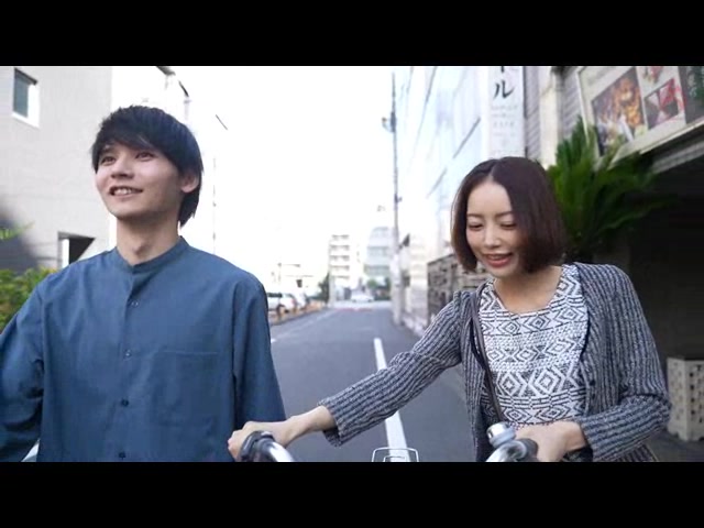 息子の同級生の父親と週1で闇営業ハプニングバー密会。_01