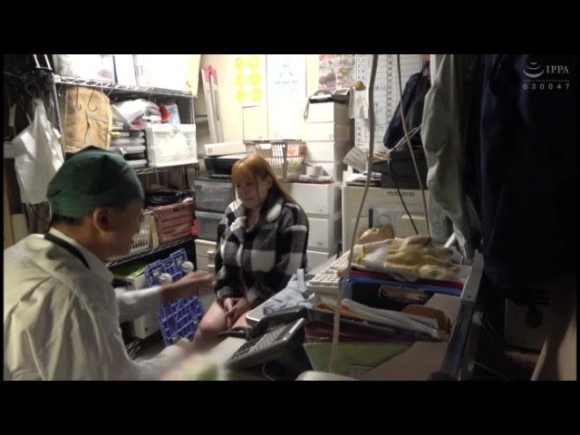 万引き スーパーの人妻たち ●破壊力抜群な超乳超尻妻_01